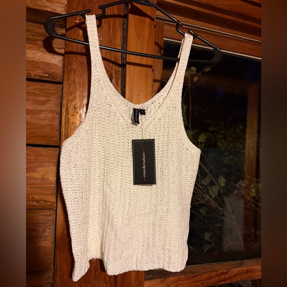 NWT women’s crochet crop tank size small